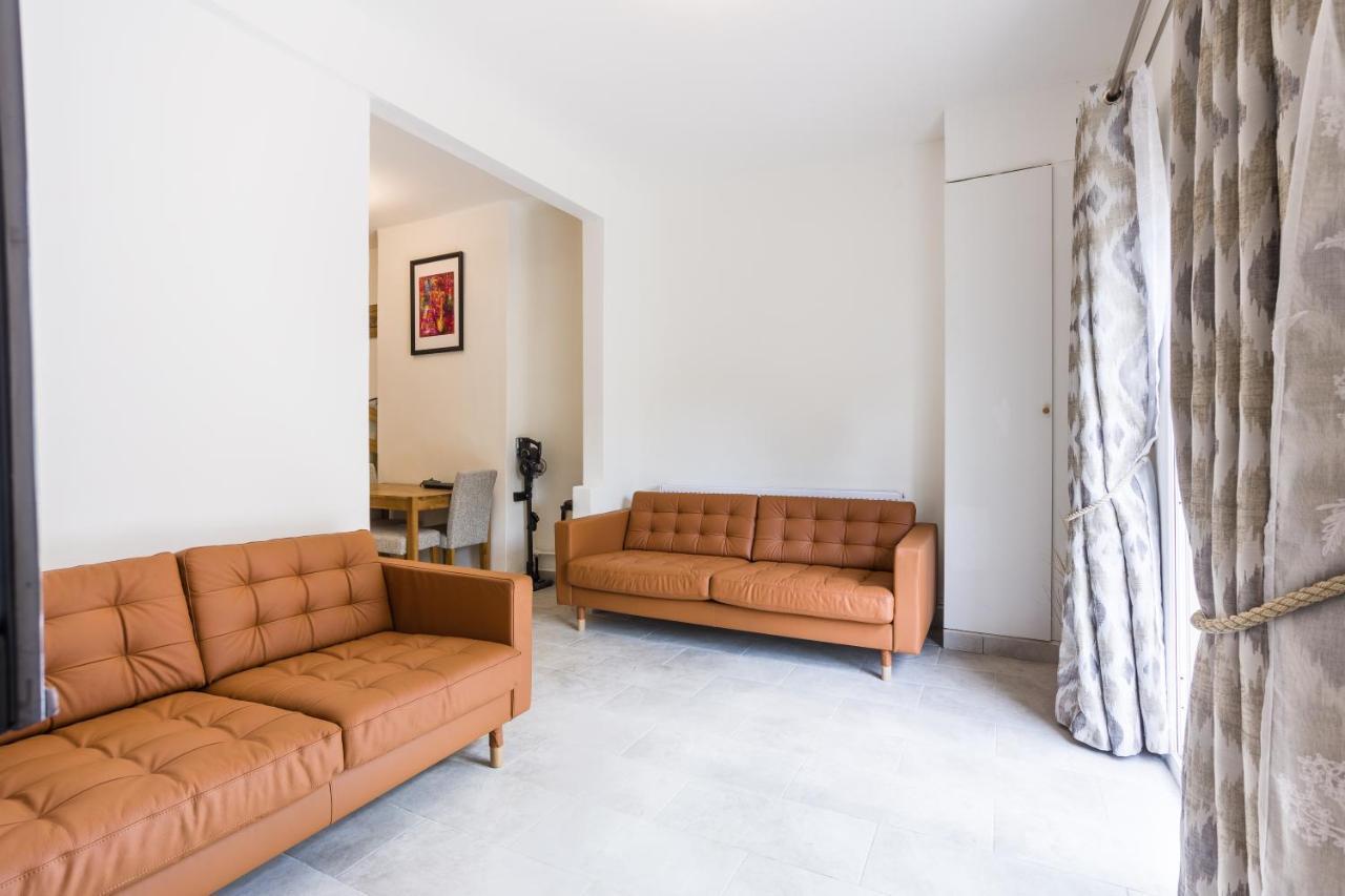 4 Bedroom House With Garden, Parking & 3 Mins Walking Distance From Train Station ロンドン エクステリア 写真