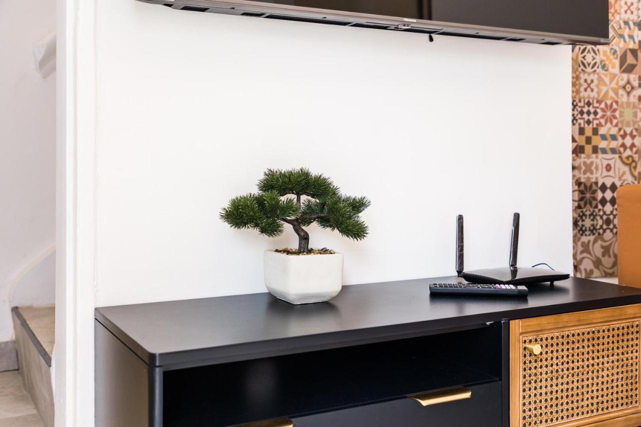 4 Bedroom House With Garden, Parking & 3 Mins Walking Distance From Train Station ロンドン エクステリア 写真